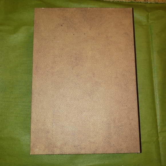 A Joyful Christmas Faux Book / Stash Box - Vintage Santa - Picture 5 of 10